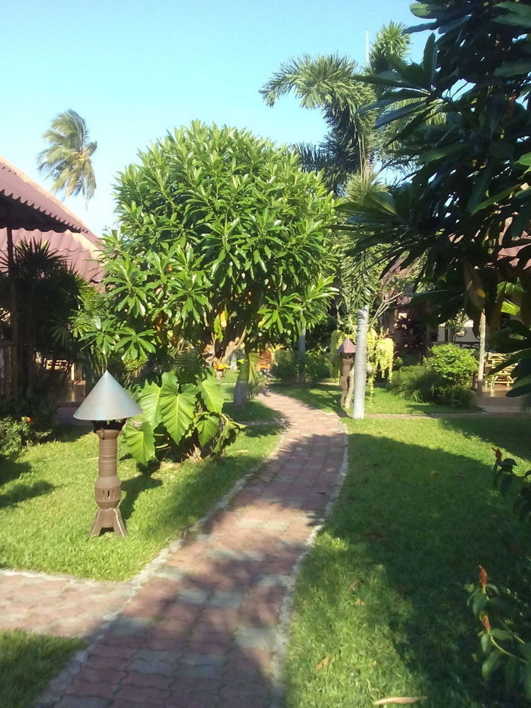 Bee Nat Garden Resort Bang Rak Beach  Bagian luar foto