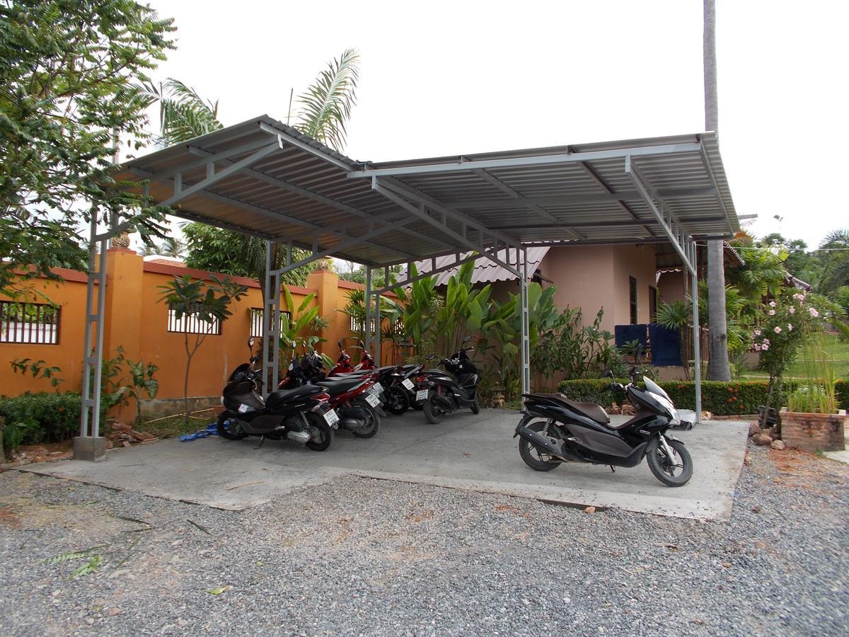 Bee Nat Garden Resort Bang Rak Beach  Bagian luar foto