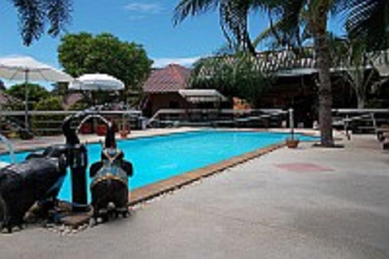 Bee Nat Garden Resort Bang Rak Beach  Bagian luar foto