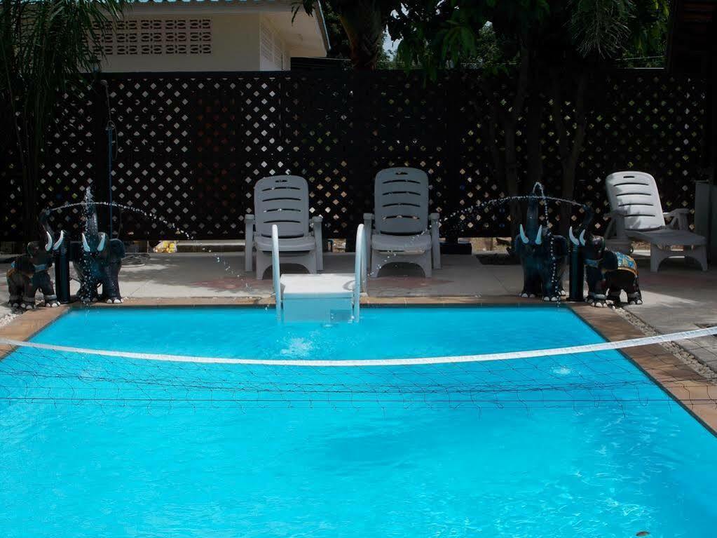 Bee Nat Garden Resort Bang Rak Beach  Bagian luar foto