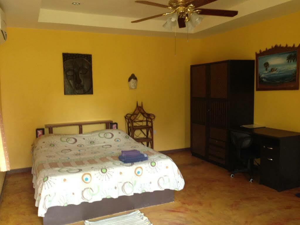 Bee Nat Garden Resort Bang Rak Beach  Bagian luar foto