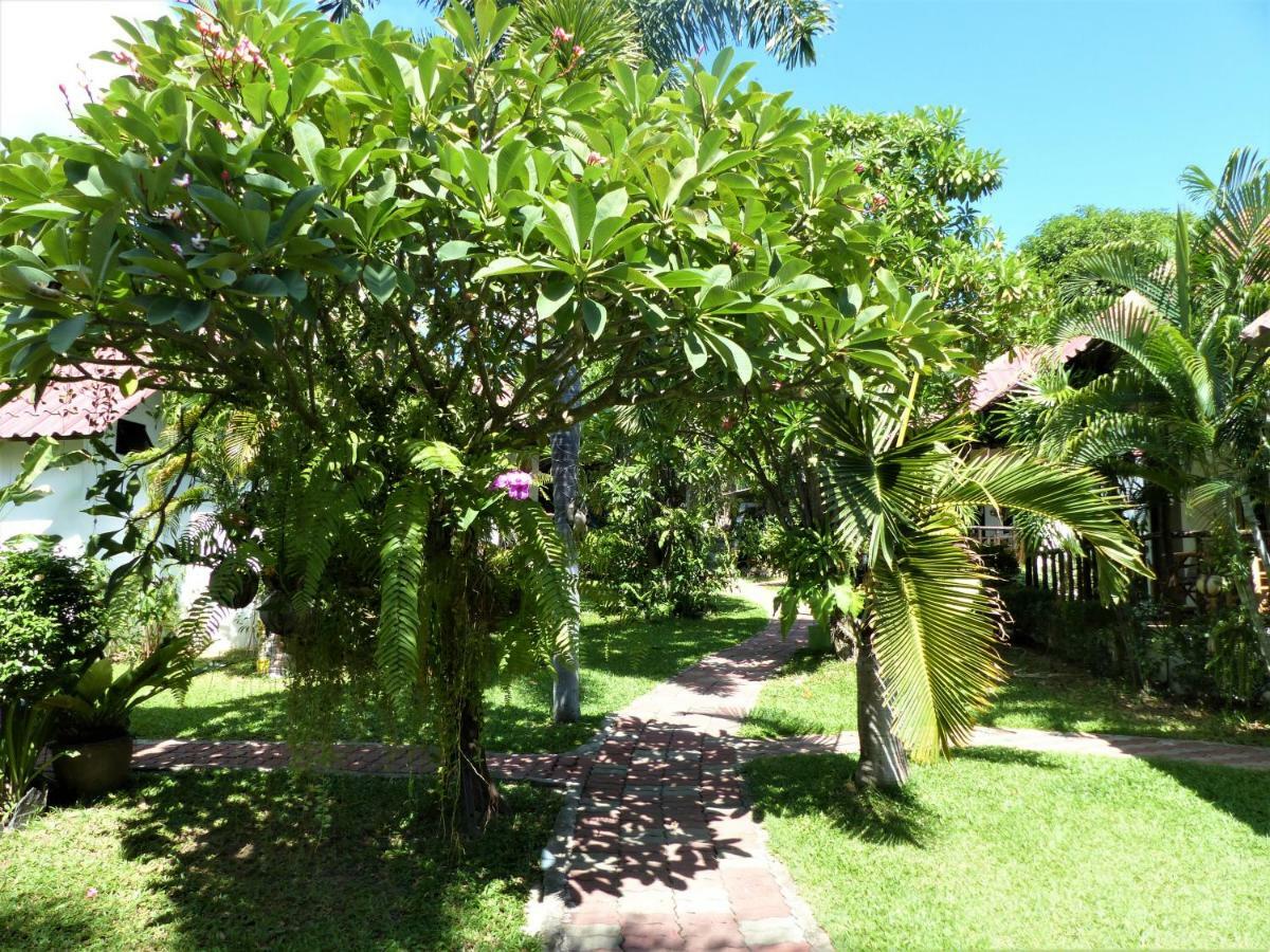 Bee Nat Garden Resort Bang Rak Beach  Bagian luar foto